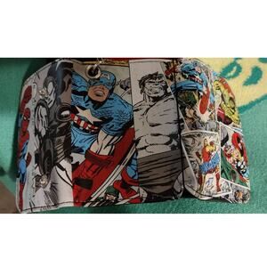 Marvel multicolor trifold chain wallet featuring Captain America The hulk